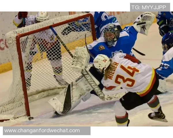 重庆羽毛球队在总决赛中以79分领跑积分榜展现强劲实力